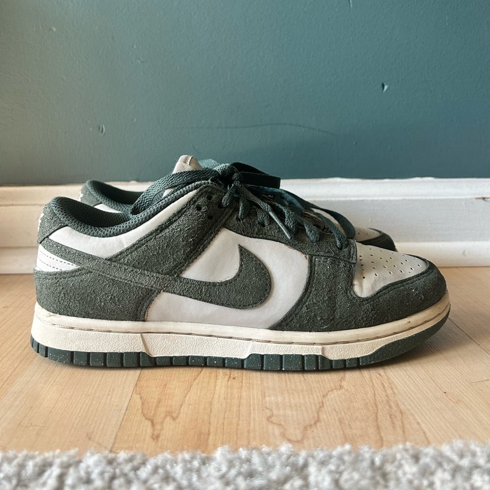 Nike Women's Shoes in Green and White